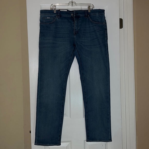 HUGO BOSS SIZE 38/32 COLOR bright blue